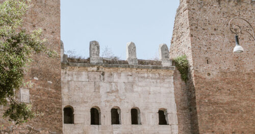 投稿についてもっと詳しく 通り抜けることのできないポルタ・ティブルティーナ